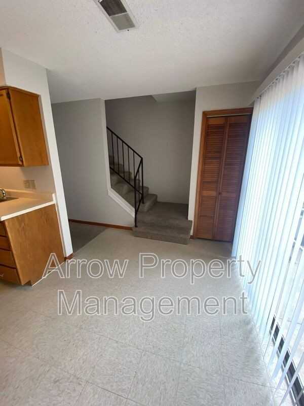 1226 S Jackson St - Photo 6 of 14