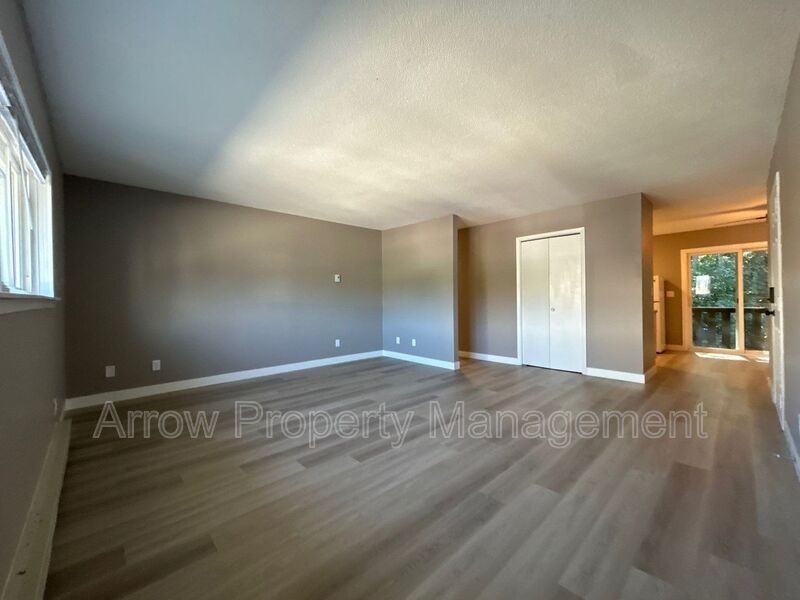 218 Park Ave - Photo 2 of 10