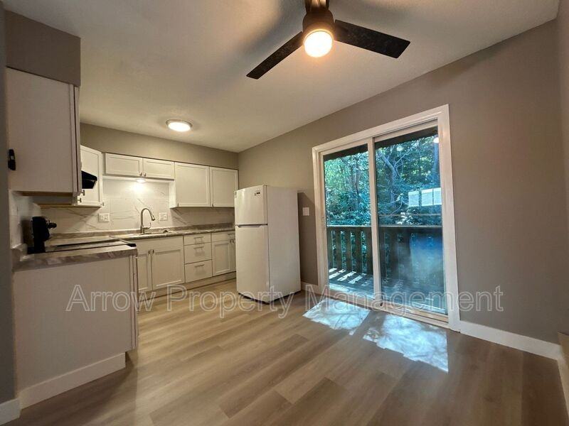 218 Park Ave - Photo 3 of 10