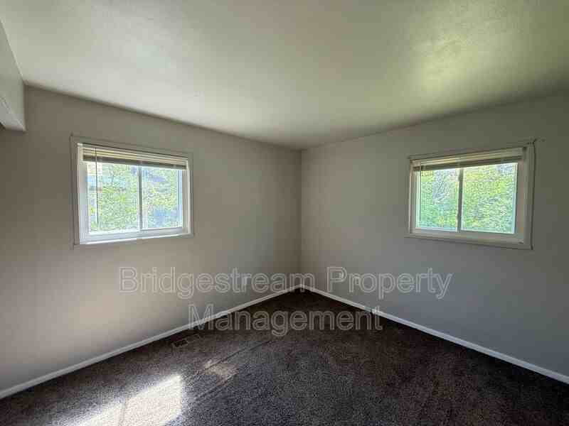 1427 Stuben Dr - Photo 4 of 8