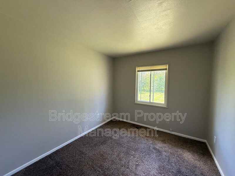 1427 Stuben Dr - Photo 5 of 8