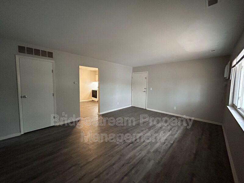 7835 N Main St #8 - Photo 4 of 14