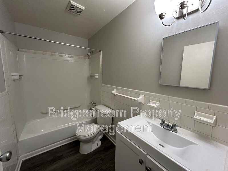 7835 N Main St #8 - Photo 7 of 14