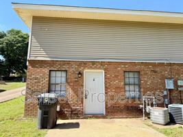 featured image of 2011 Stonemill Dr #3