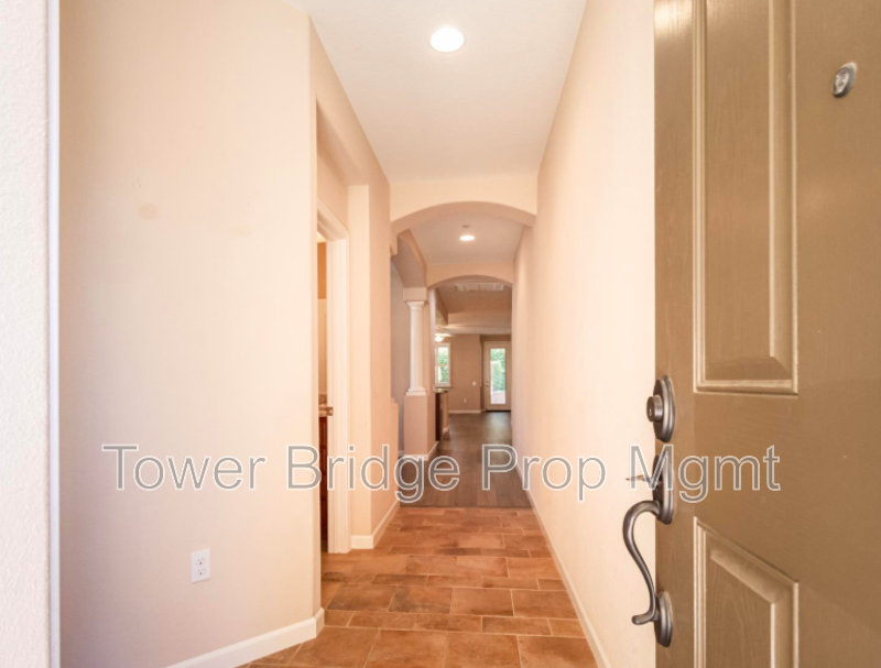 1457 Marseille Ln - Photo 3 of 50