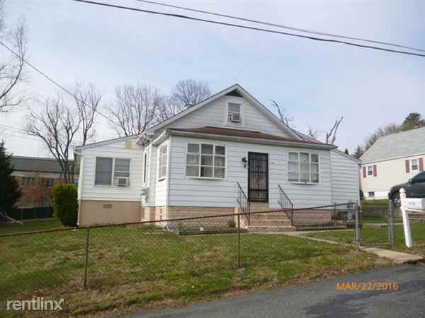 4133 Slater Ave - Photo 2 of 2