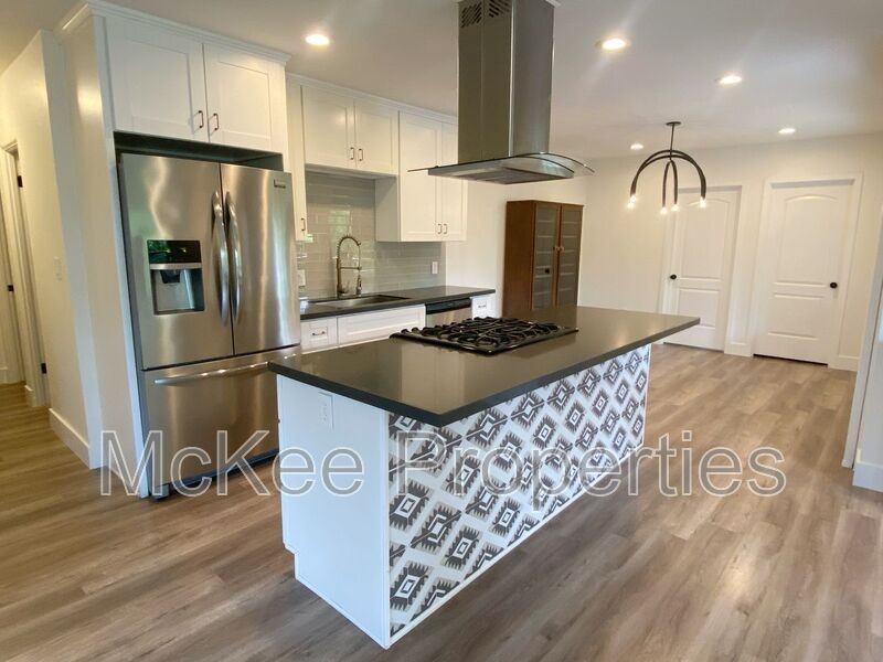 4605 59th St - Photo 2 of 19