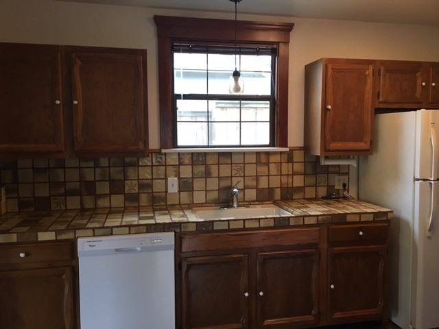 1599 James Ave - Photo 5 of 31