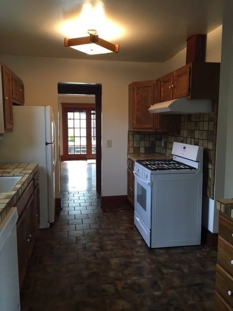 1599 James Ave - Photo 6 of 31