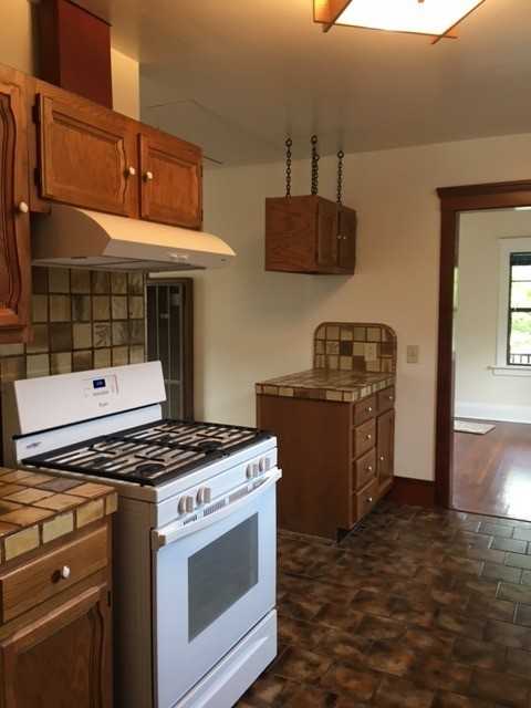 1599 James Ave - Photo 7 of 31