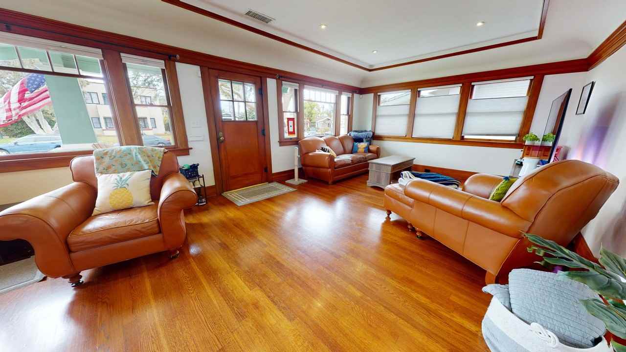 3036 Dale St - Photo 4 of 16