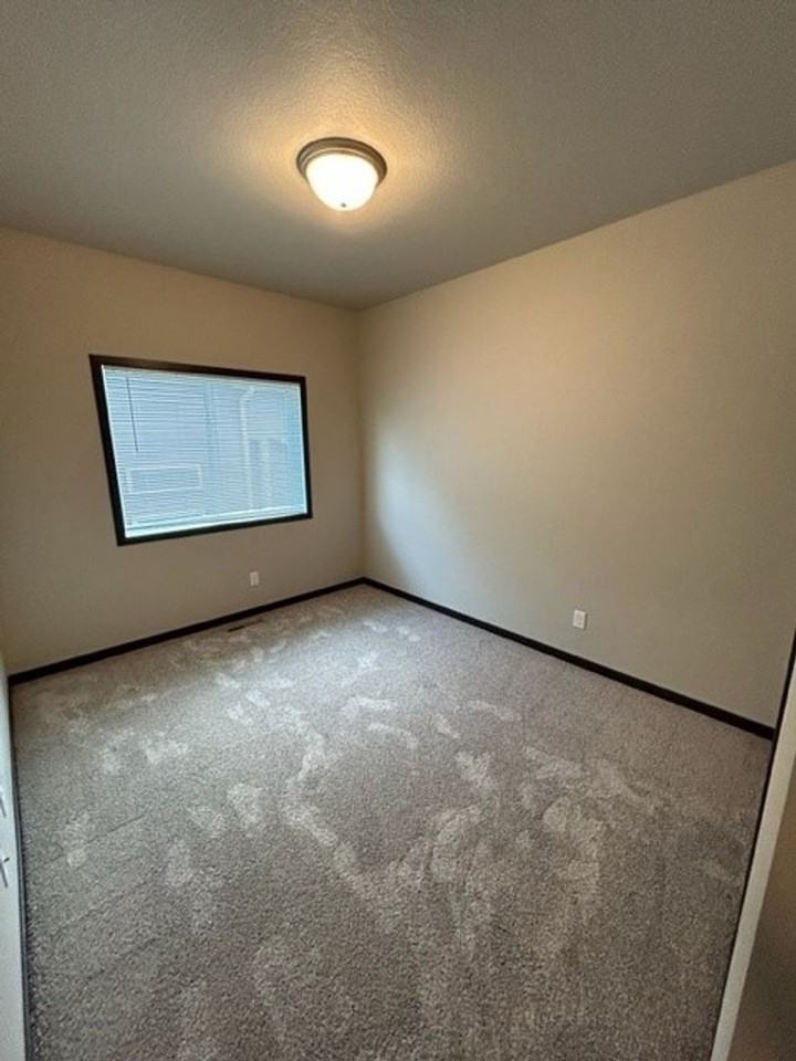 3062 39th Ave S - Photo 7 of 16