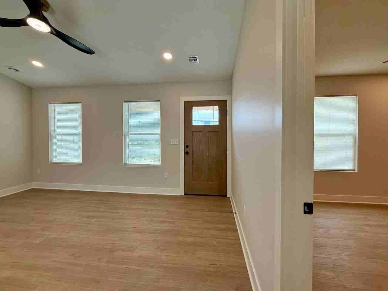 765 N Kansas Ct - Photo 7 of 26