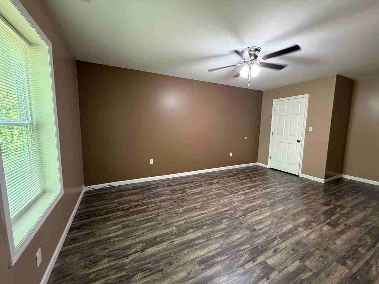 1037 Carson Rd Se - Photo 6 of 12