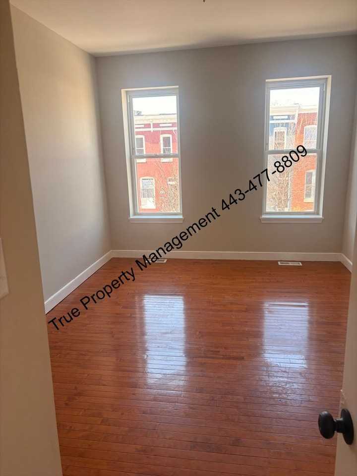 437 N Montford Ave - Photo 5 of 8