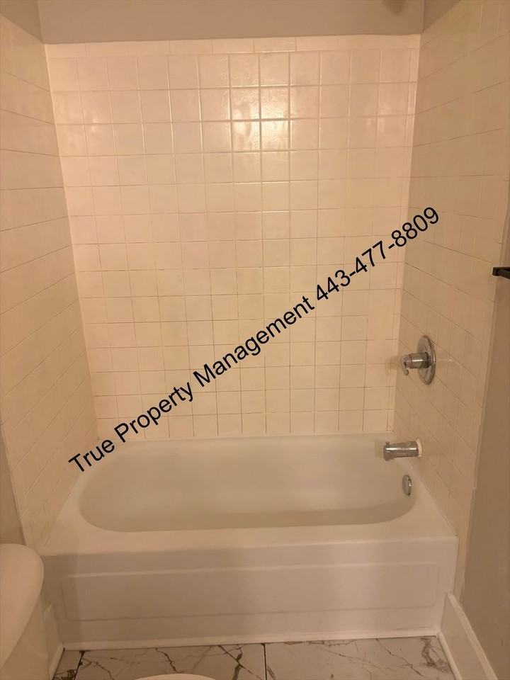 437 N Montford Ave - Photo 6 of 8