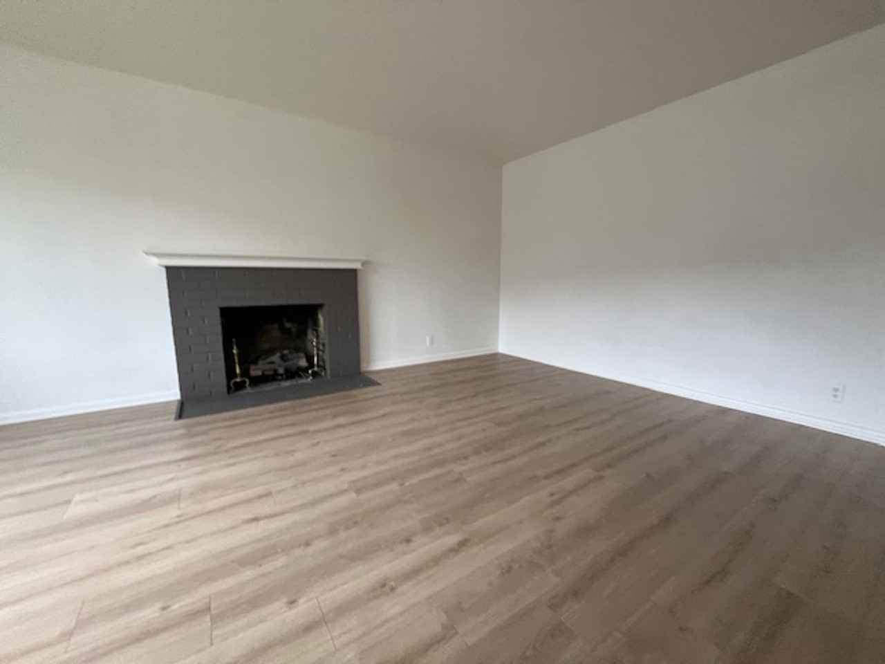 1215 Elm St - Photo 4 of 27
