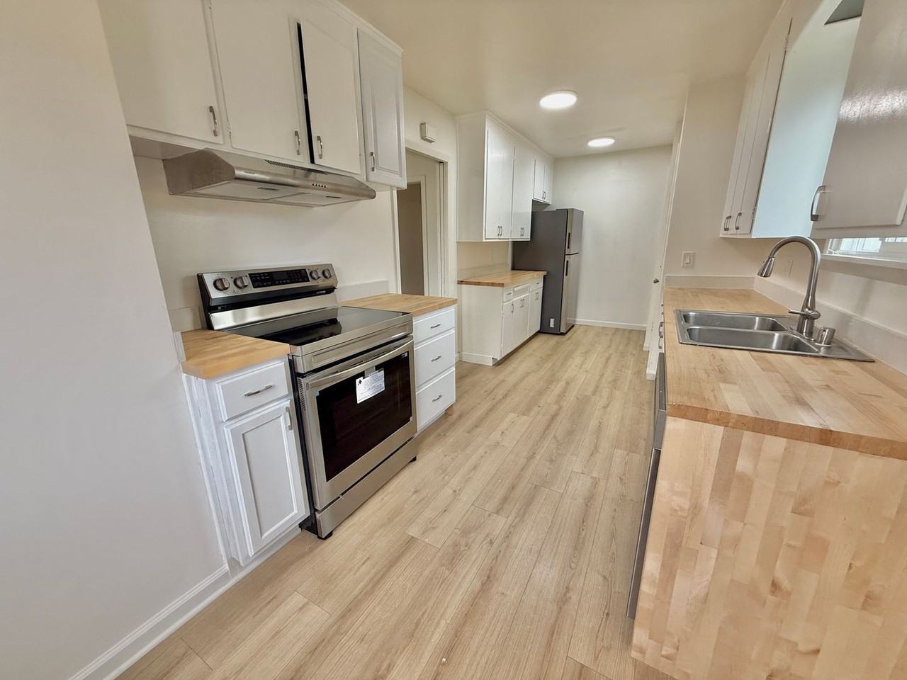 1215 Elm St - Photo 7 of 27