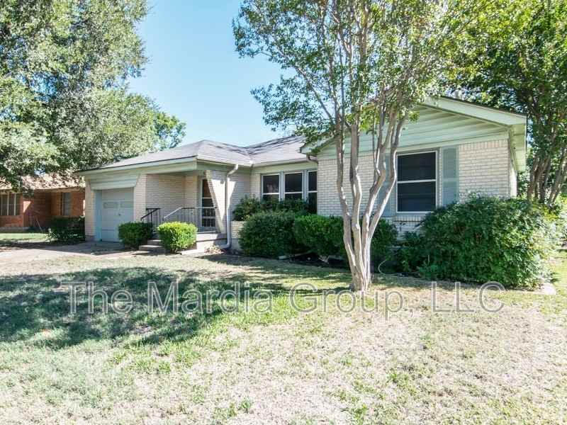 9302 Piper Ln - Photo 3 of 14