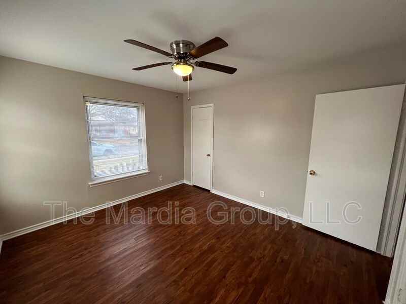 9302 Piper Ln - Photo 7 of 14