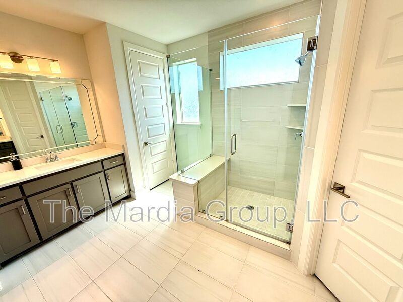 4916 Broadway Dr - Photo 4 of 20