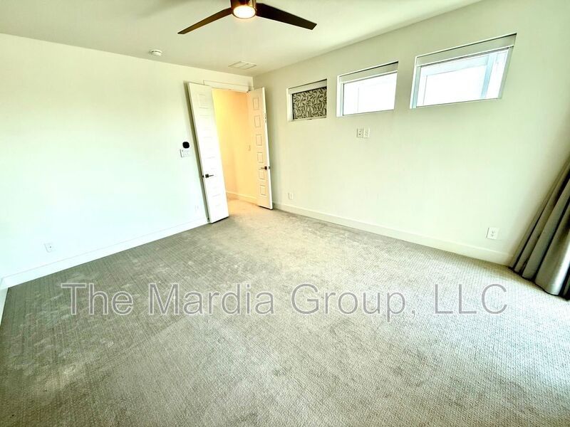 4916 Broadway Dr - Photo 5 of 20