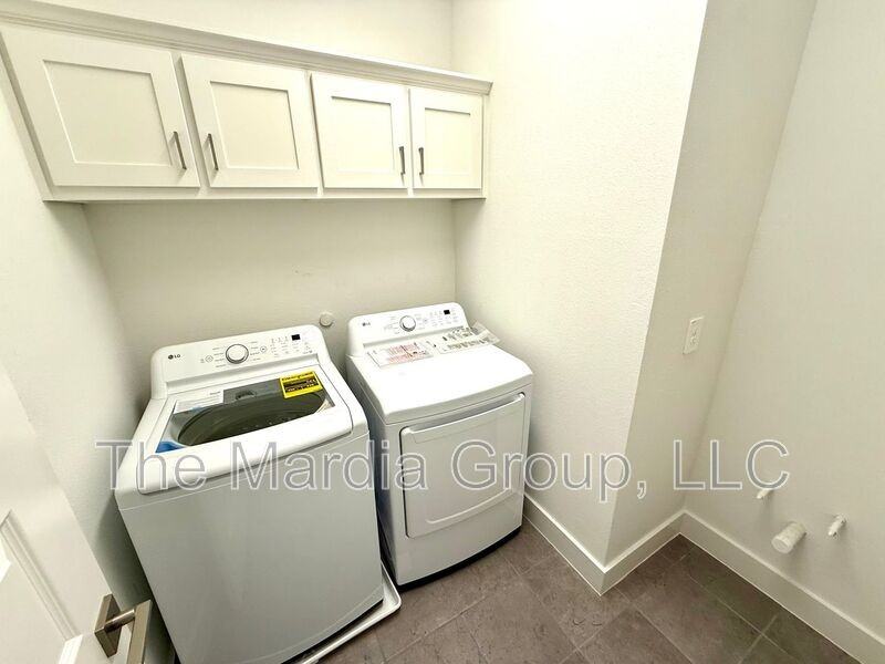 4916 Broadway Dr - Photo 6 of 20