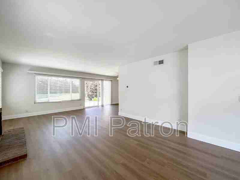 21909 Huron Ln - Photo 4 of 31