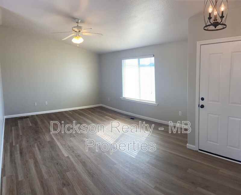 162 Prairie Ln - Photo 2 of 12