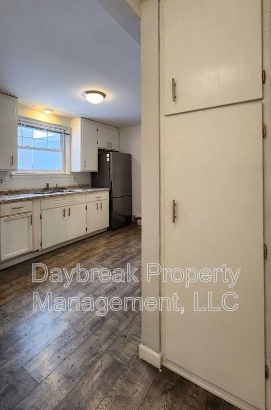 811 7th Ave N - Photo 4 of 13