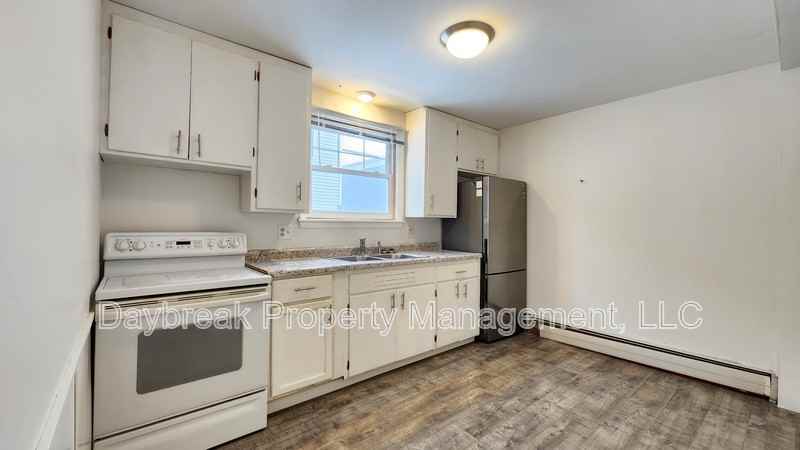 811 7th Ave N - Photo 5 of 13
