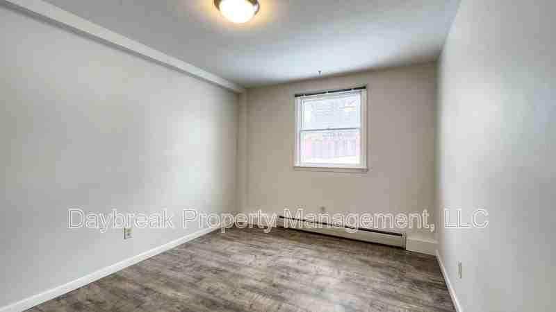 811 7th Ave N - Photo 6 of 13