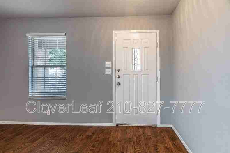 5818 Sherbrooke Oak - Photo 5 of 38