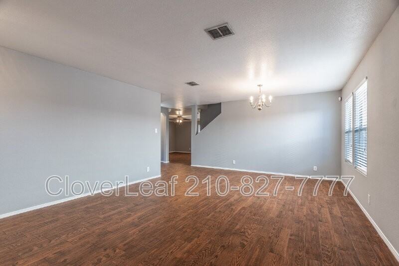 5818 Sherbrooke Oak - Photo 7 of 38