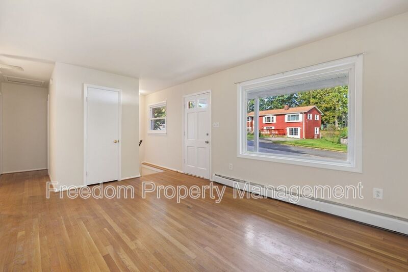 14309 Fairmont Ct - Photo 5 of 50