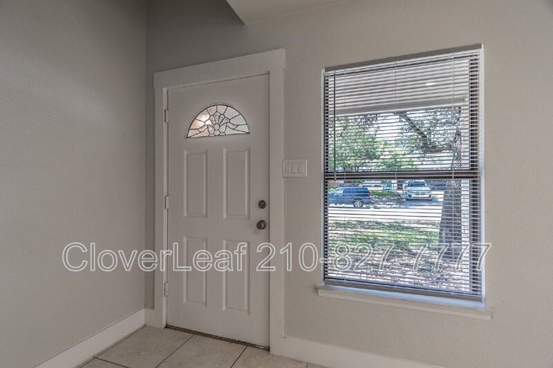 10515 Arbor Blf - Photo 5 of 37