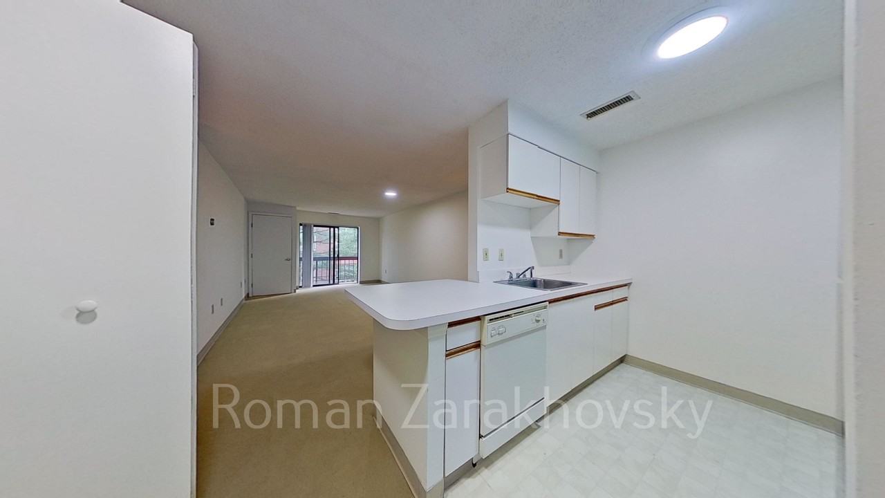 27 Webster Ave #404A