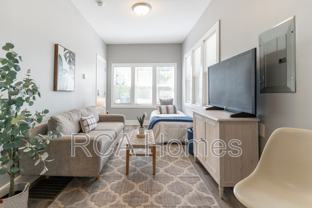 2831 N Kenwood Ave #8 - Photo 1 of 1