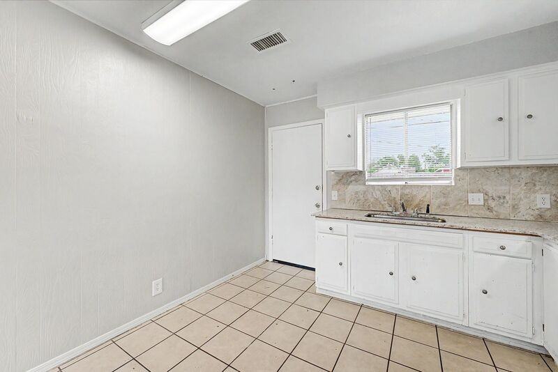 514 N 8th St - Photo 2 of 19