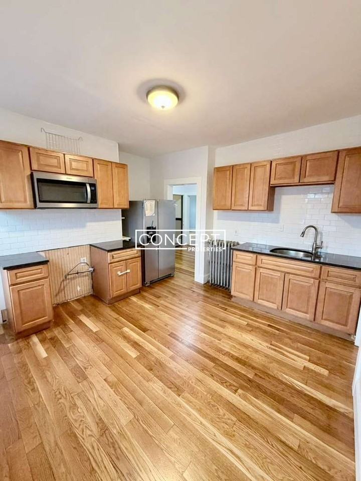 23 Deering Rd #2 - Photo 3 of 11