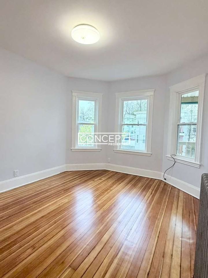 23 Deering Rd #2 - Photo 4 of 11