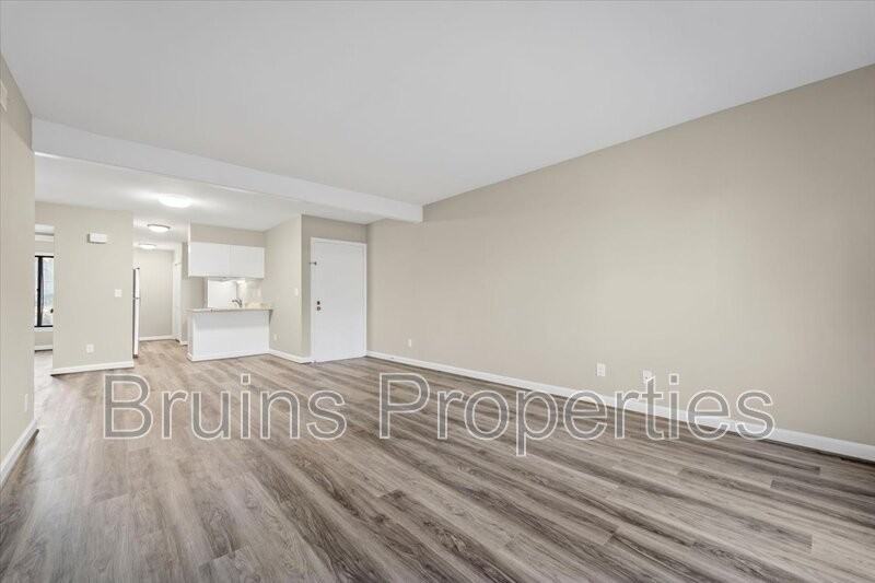 1504 Benjamin Pkwy #C1 - Photo 3 of 36