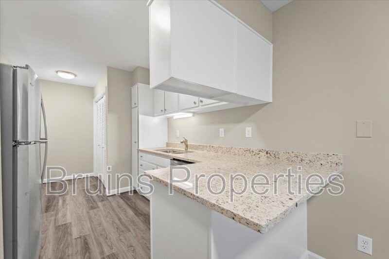 1504 Benjamin Pkwy #C1 - Photo 4 of 36