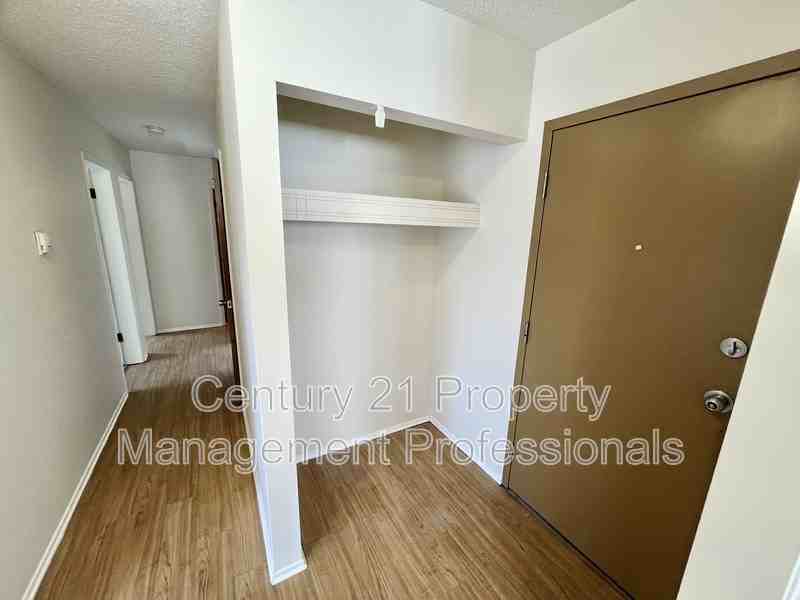10824-112 Street Nw #204 - Photo 7 of 14