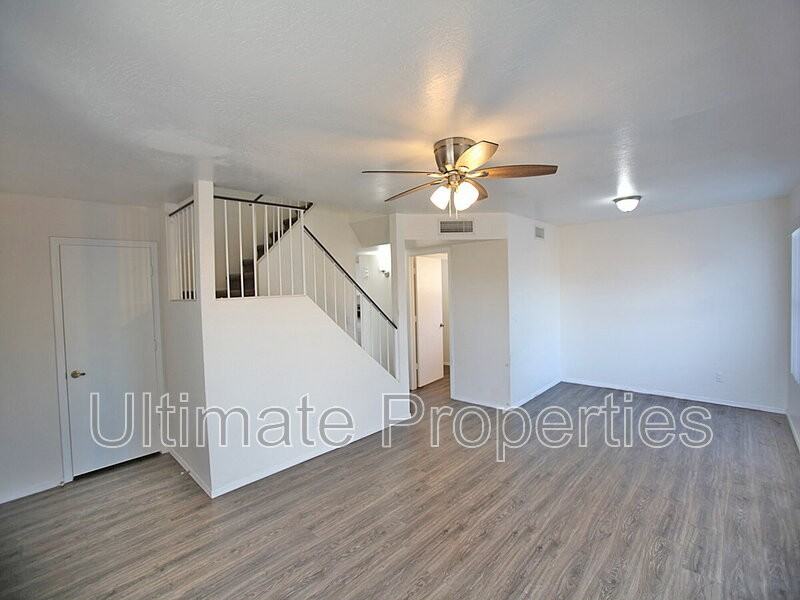 18205 N 87th Dr - Photo 4 of 15