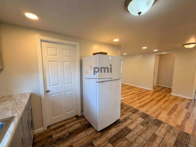 4816 Massachusetts St - Photo 5 of 19