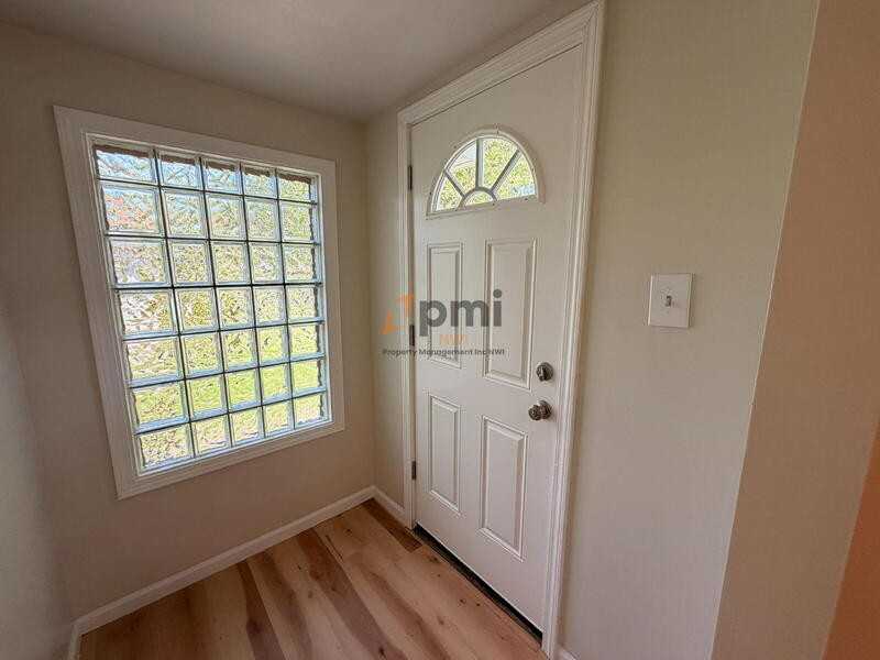 4816 Massachusetts St - Photo 6 of 19