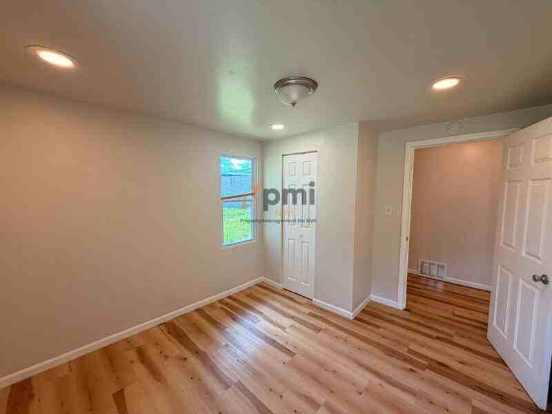 4816 Massachusetts St - Photo 7 of 19