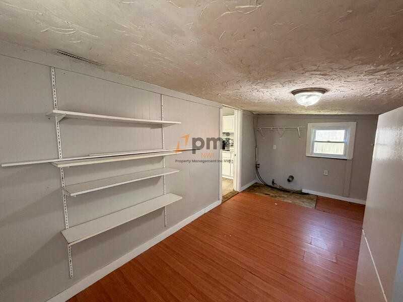 416 Van Buren Ave - Photo 7 of 15