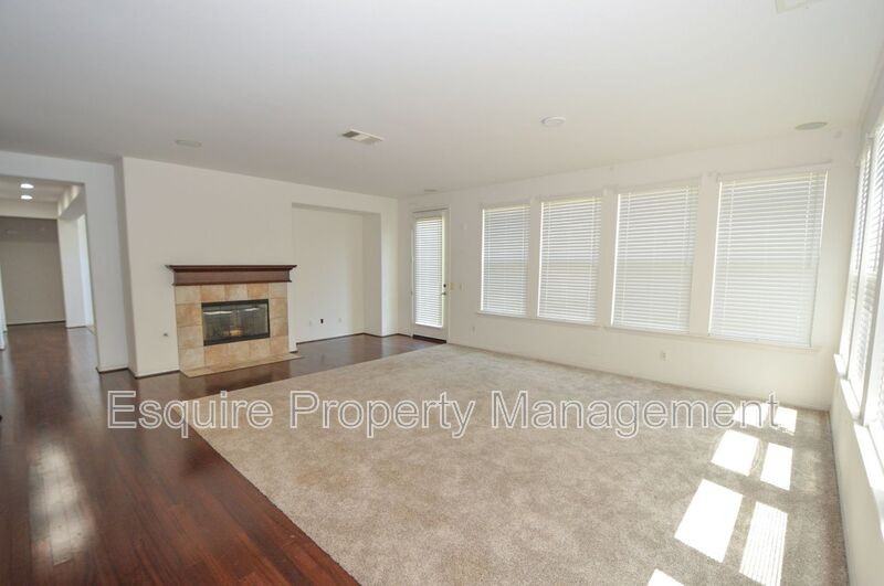 13735 Blue Ridge Way - Photo 3 of 39